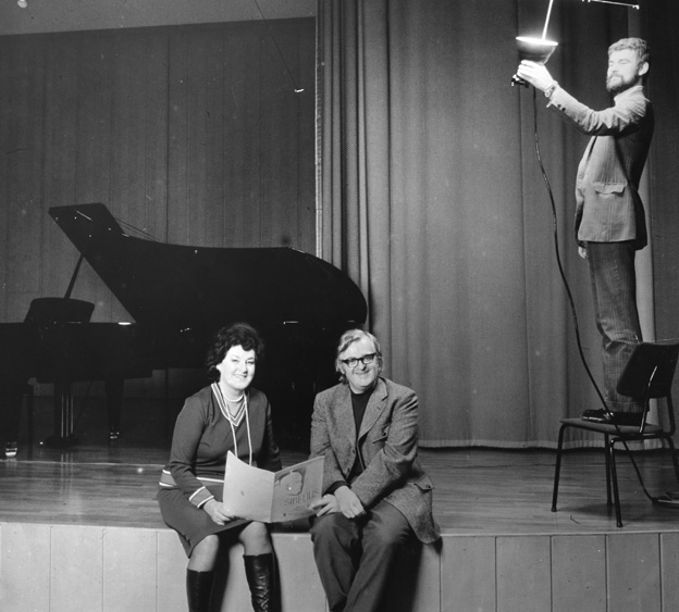)  With Birgit Nilsson and János Sólyom.  Jan 1975.  RvB in his most profitable participation as lamp-post
