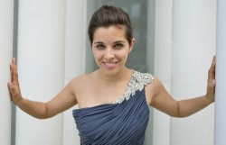 Formidable prise de rôle pour Jodie Devos dans ‘Il Barbiere di Siviglia’ à Liège