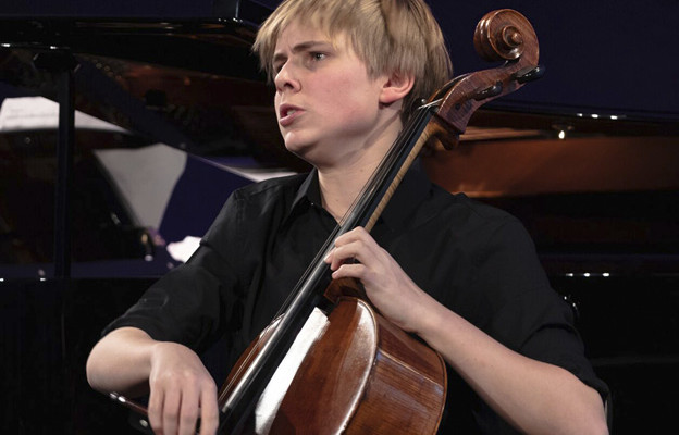 Cellist Philipp Schupelius: « I like to be challenged by my instrument »