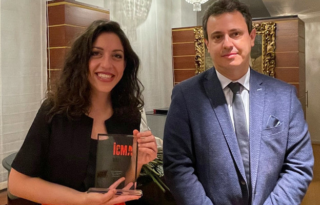 Beatrice Rana receives her award in Milan