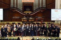 Ceremony Group Photo c Bruno Fidrych.jpg